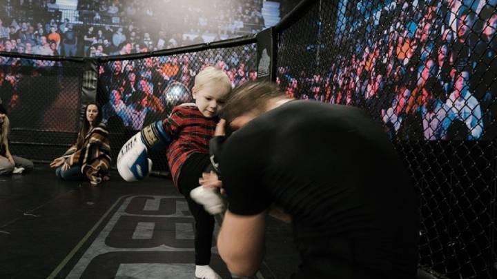 El tierno entrenamiento de Conor McGregor con su hijo de dos años antes de su regreso