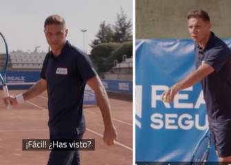 Joaquín la vuelve a liar con este show jugando al tenis: atentos al momentazo del saque