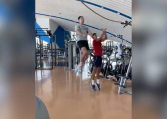 Cristiano and Djokovic jumping for joy in the gym