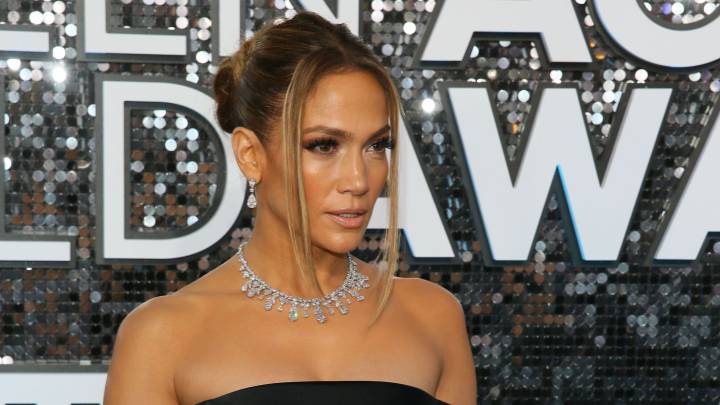 Jennifer López deslumbró con 9 millones de euros en joyas en los SAG Awards