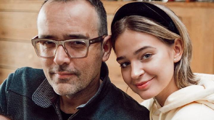 Risto Mejide acaba en el hospital y Laura Escanes bromea con que está con "un viejo"