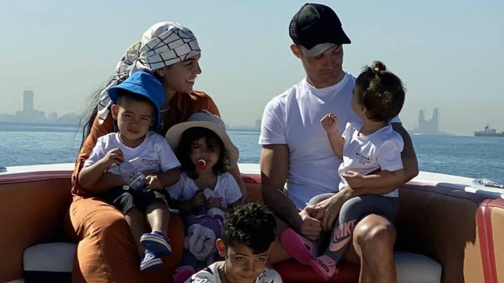 cristiano ronaldo día del padre felicitación georgina rodriguez hijos instagram