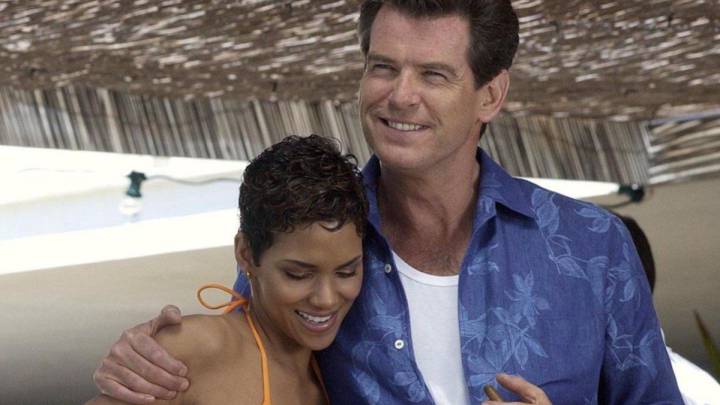 Pierce Brosnan salvó a Halle Berry de morir ahogada en 'Muere otro día'