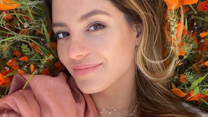 La rotunda respuesta de la mujer de Chicharito tras las críticas por una foto desnuda