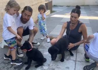 Sergio Ramos y Pilar Rubio presentan a los nuevos miembros de su familia