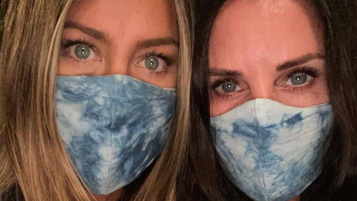 jennifer aniston covid-19 coronavirus amigo kevin entubado mascarilla recomendación rebrotes españa estados unidos friends mask