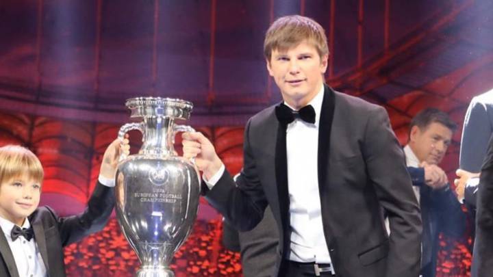 andrey arshavin nuevo look zenit san petersburgo gafas director desarrollo juvenil redes sociales