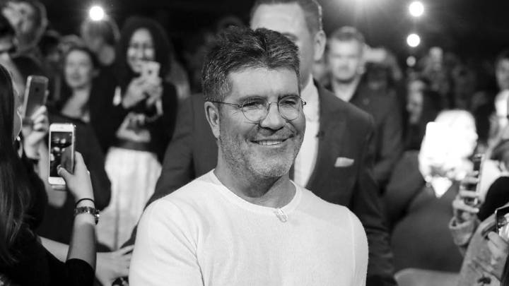 Simon Cowell es operado de urgencia después de romperse la espalda en un accidente