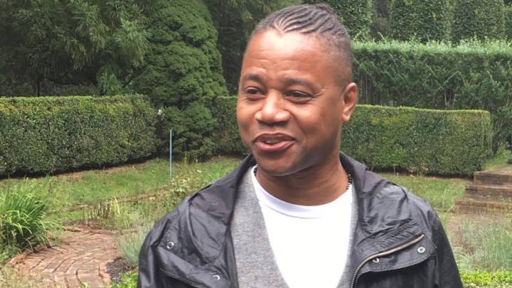 cuba gooding jr salva hombre incendio llamas fuego camisa fiesta shabat nueva york actor hollywood película