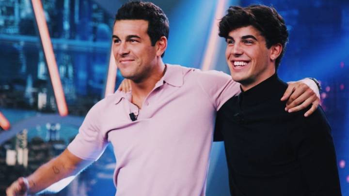 mario casas oscar casas padres físico jóvenes familia vacaciones redes sociales hermanos