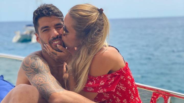 luis suarez sofia balbi mensaje apoyo cariño salida barcelona fichajes descarte koeman juventus