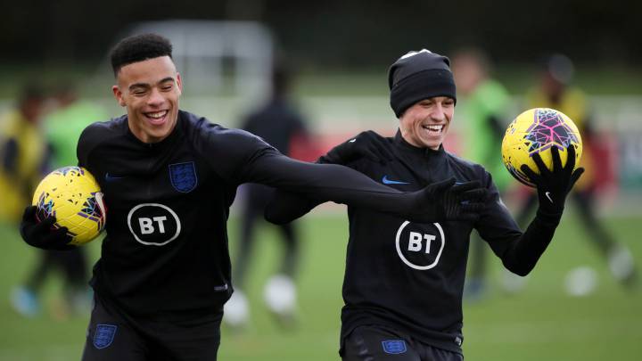 Greenwood y Foden sobornaron a un trabajador para colar a las chicas en el hotel