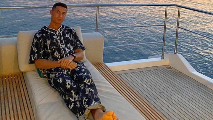 cristiano ronaldo pijama louis vuitton precio yate vacaciones abuela juventus georgina redes sociales