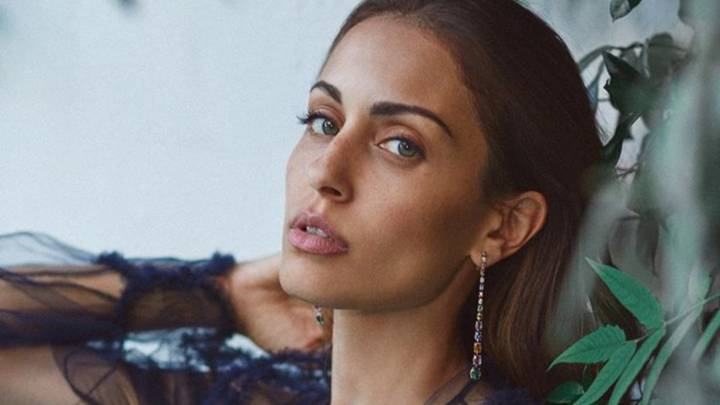 hiba abouk nueva vida milán achraf hakimi inter milan vestido bienvenida pelayo díaz culo trasero partes íntimas