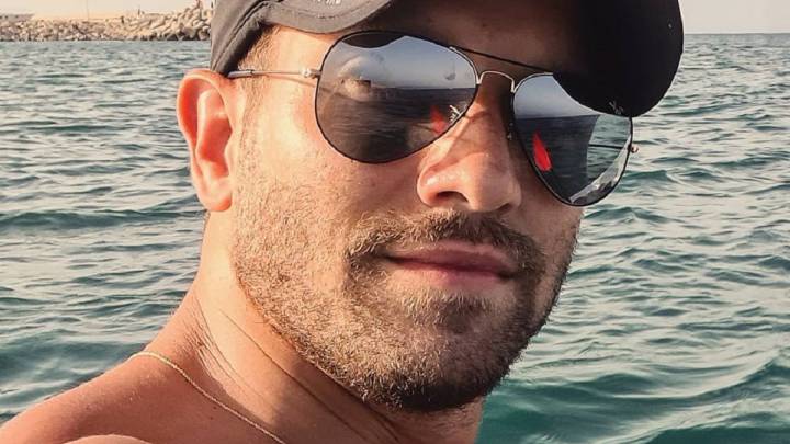 Pablo Alborán, fotografiado muy cómplice con un desconocido en Ibiza