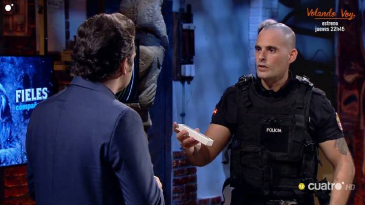 Iker Jiménez recibe la medalla al Mérito Policial: "Hiciste algo que nadie hizo"