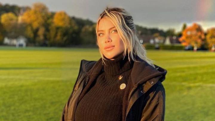wanda icardi culo masaje tanga redes sociales milán mudanza mauro icardi pareja