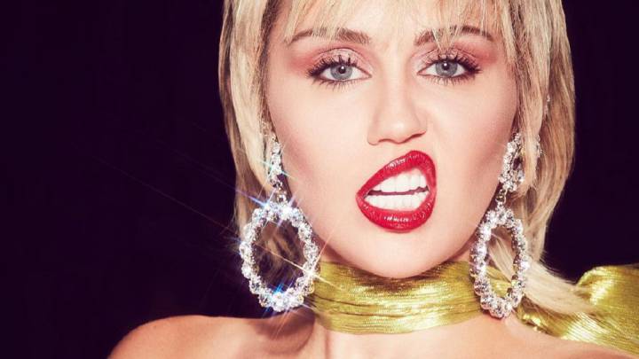 Miley Cyrus asegura haber sido "perseguida" por un alien: "Nos miramos a los ojos"