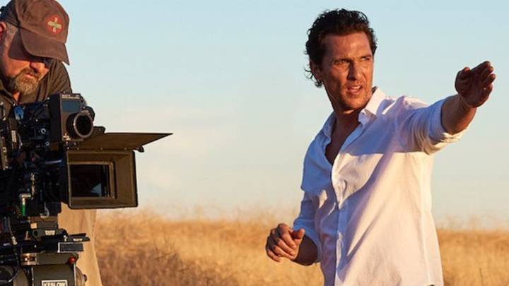matthew mcconaughey abuso sexual 18 años camioneta hombre libro greenlights redes sociales detenciones desnudo chantaje virginidad