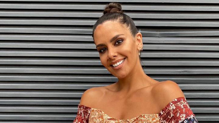 cristina pedroche peor foto pose cerrando los ojos redes sociales flexibilidad yoga postura