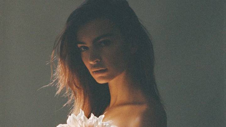 emily ratajkowski embarazada desnuda integral portada revista vogue fotos marido actor productor