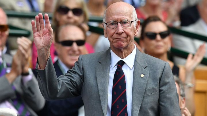 sir bobby charlton demencia enfermedad diagnóstico manchester united leyenda carrera goles mujer lady norma