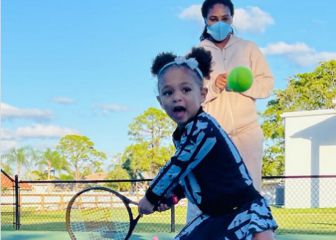 La hija de Serena Williams da sus primeros pasos en el tenis