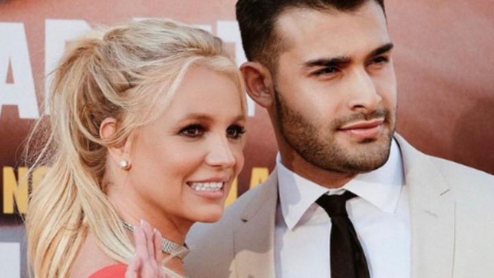 El novio de Britney Spears agradece a sus fans el apoyo tras el polémico documental
