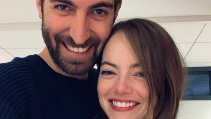 emma stone madre bebé hijo dave mccary secreto tmz redes sociales actriz hollywood