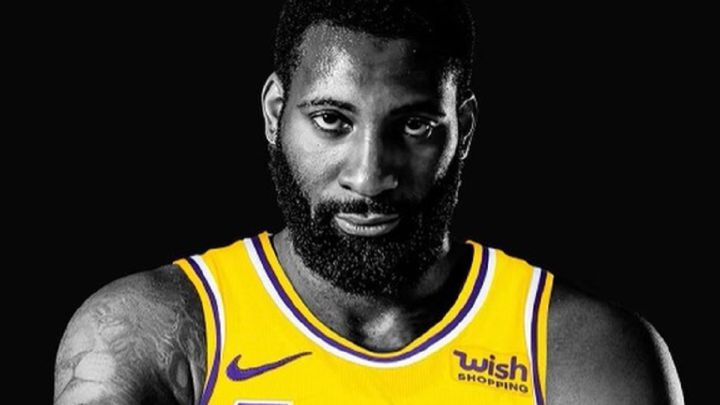 Andre Drummond se pone una dentadura de oro blanco y diamantes