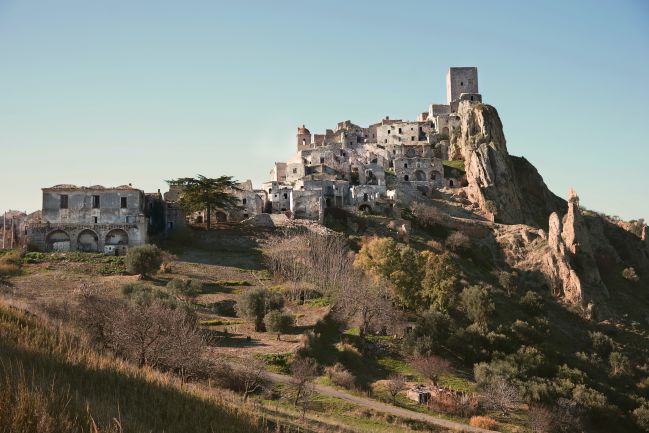 pueblos fantasma y lugares abandonados.