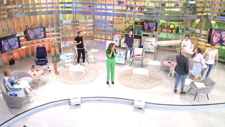 'Sálvame' suspende de empleo y sueldo a Rafa Mora y Anabel Pantoja tras su bronca