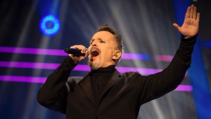 miguel bose la voz mexico playback polemica redes sociales afonia actuacion negacionismo coronavirus covid 19 criticas