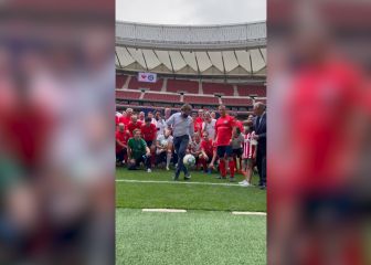 Almeida lo volvió a hacer: otro golpeo de balón 'accidentado'