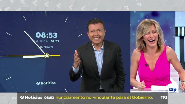 La pillada de Manu Sánchez a Susanna Griso en pleno directo: "Es que me estaban hablando"