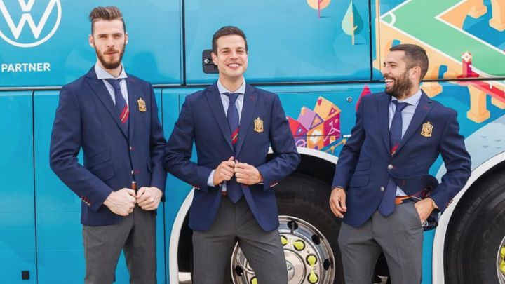 seleccion española troleo trajes internado elite de gea azpilicueta jordi alba concentracion sevilla eurocopa suecia