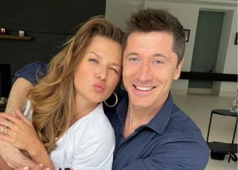 Lewandowski sorprende practicando acroyoga junto a su esposa en Mallorca