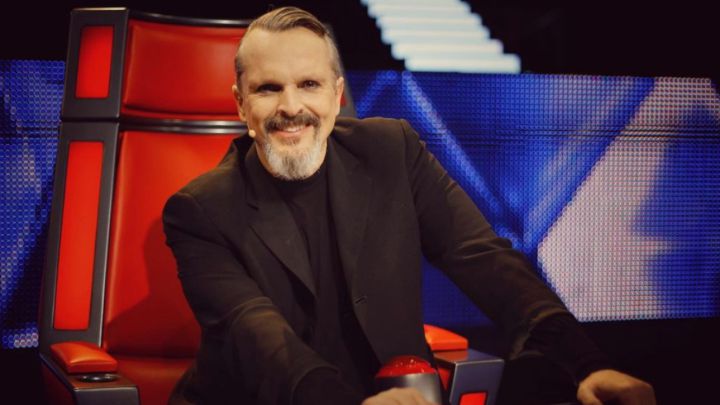miguel bose acto negacionista desubicado perdido hablando solo reaparicion publica cambio fisico