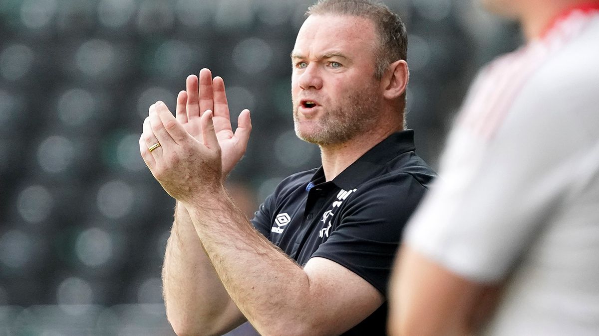 Wayne Rooney, fiesta, polémica, derby county