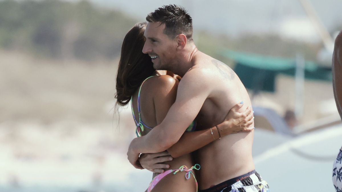Messi, Suárez y Fábregas disfrutan junto a sus familias en Ibiza