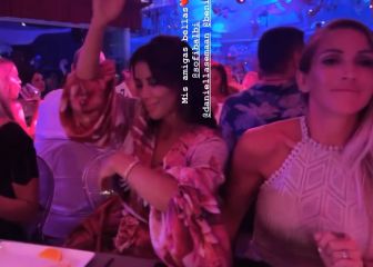 Las imágenes de Messi, Antonella y Sofi Balbi de cena en un conocido restaurante de Ibiza