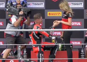 Momentazo en Superbikes: Scott Redding gana y le pide matrimonio a su novia en el podio