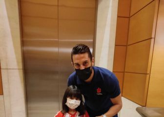 Koke recibe la carta de la niña que se hizo viral en Twitter, y le da un regalo de lo más especial