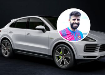 Gerard Piqué recibe su nuevo cochazo y Marc Bartra se fija en lo mismo que todos