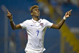 Haji Wright jugará en la Bundesliga con el Schalke 04