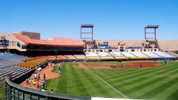 El Cashman Field se podría convertir en un campo de fútbol