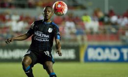 Yerson Candelo del Querétaro frente al DC United en la ConcaChampions 2016