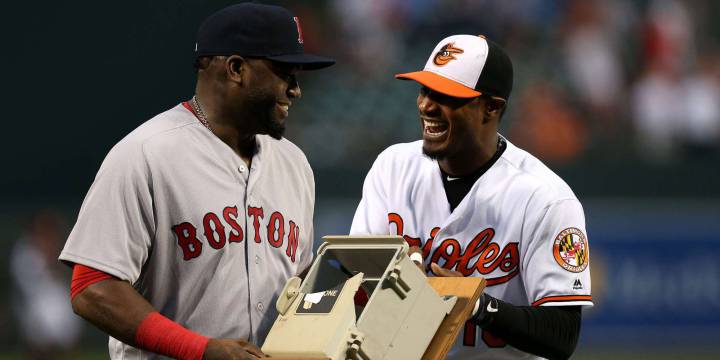 Los Orioles regalan a Big Papi el teléfono que destrozó