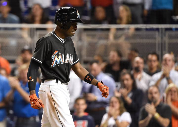 Dee Gordon guió la victoria de Miami en el juego más triste en la historia de los Marlins