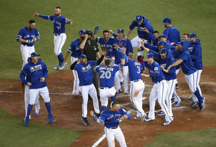 A punta de home runs, los Blue Jays avanzan a Serie Divisional